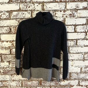 Cashmere Krimson Klover Turtleneck Sweater